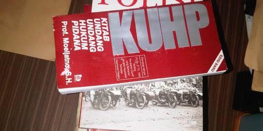 KUHP Buatan Belanda Emang Butuh Revisi !! Kok Di Demo ?