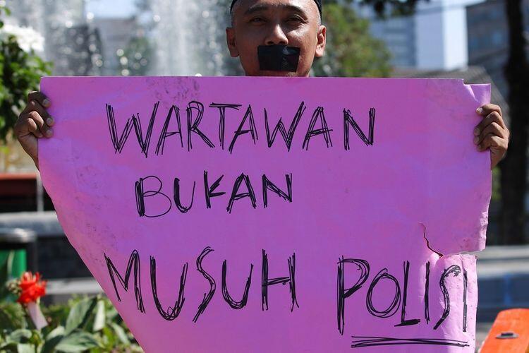 Polisi Intimidasi Jurnalis TVRI Saat Liput Demo Mahasiswa Palu, Semua Rekaman Dihapus