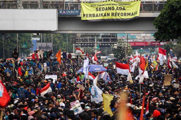 DPR-Pemerintah Klaim Tuntutan Mahasiswa Dipenuhi, padahal UU KPK Belum Dicabut