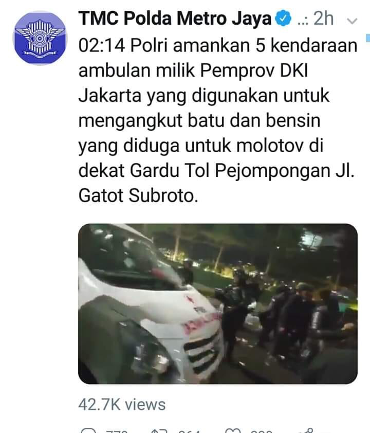 5 Mobil Ambulans Milik Pemprov DKI Ini Dipakai Angkut Batu dan Bensin Serang Polisi