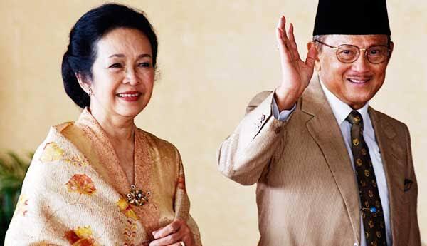 B.J. Habibie: Pahlawan Yang Sangat Berjasa Untuk Indonesia Pada Masa Reformasi 1998
