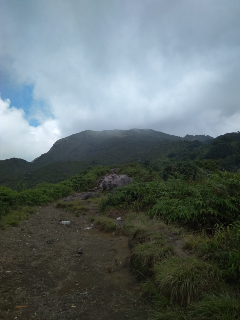 Mendaki Bukit Kaba Memberikan Sensasi Tersendiri