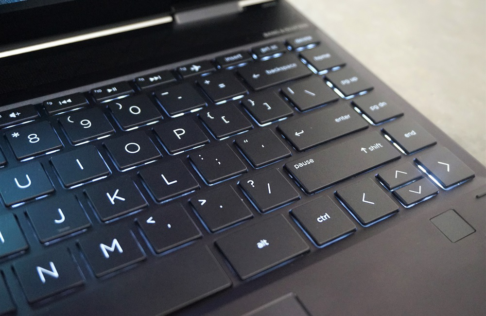 Review Laptop Ultrathin Terbaru yang Kecil-Kecil Cabe Rawit!