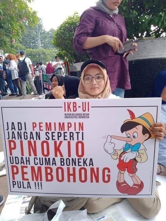 Ramai-Ramai Mengabaikan Anjuran Jokowi untuk Tidak Demo Lagi