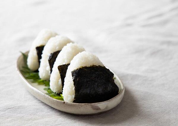 10 Isian Onigiri Terfavorit yang Harus Agan Coba Saat Traveling ke Jepang