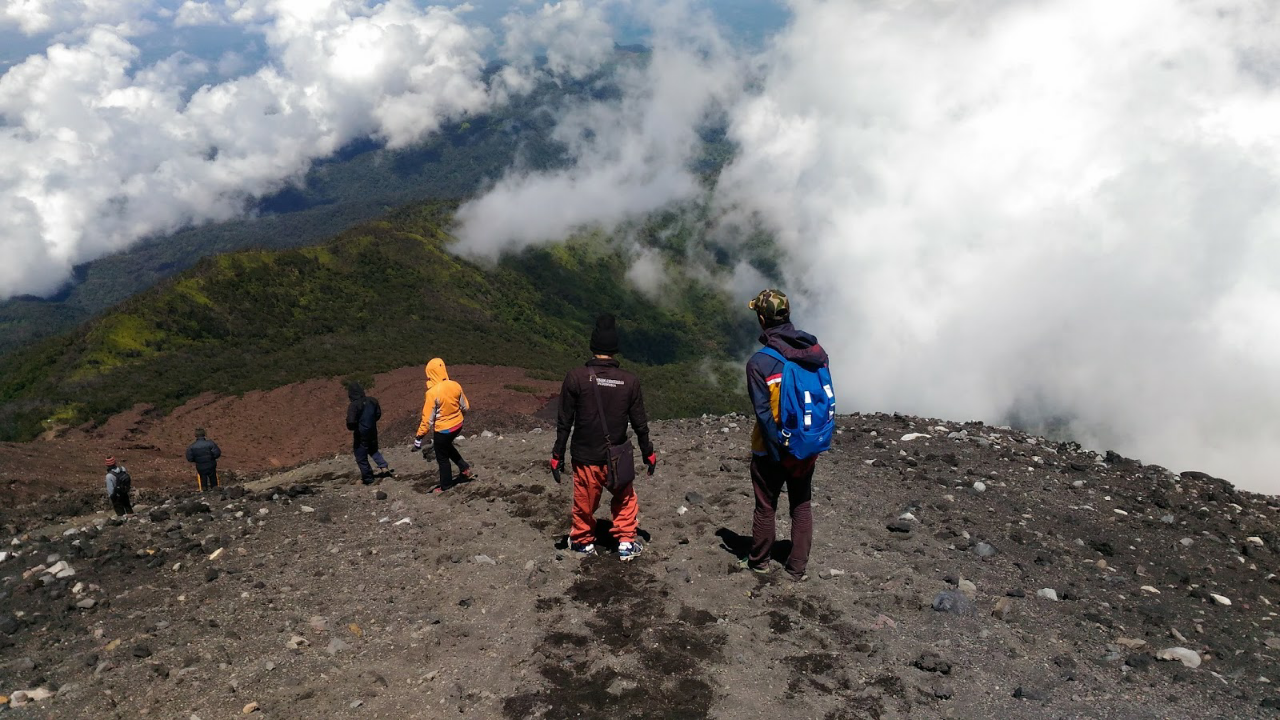 Unforgettable! Diganggu Penunggu Gunung