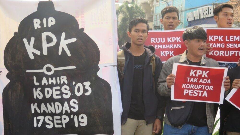 RUU KPK terkena racun, apakah harus menolaknya?