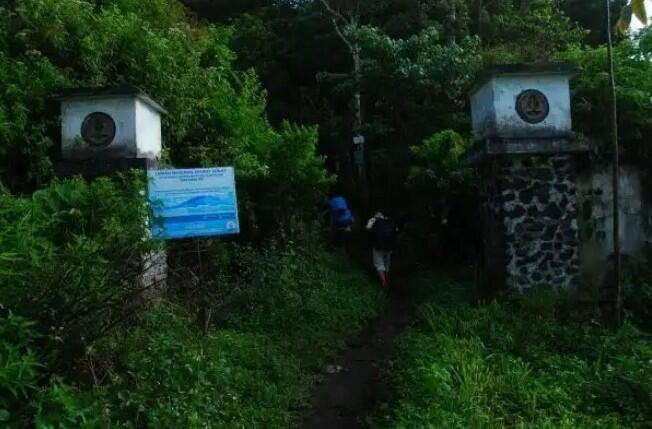 UHANG PENDEK (Misteri Pendakian Gunung Kerinci) 