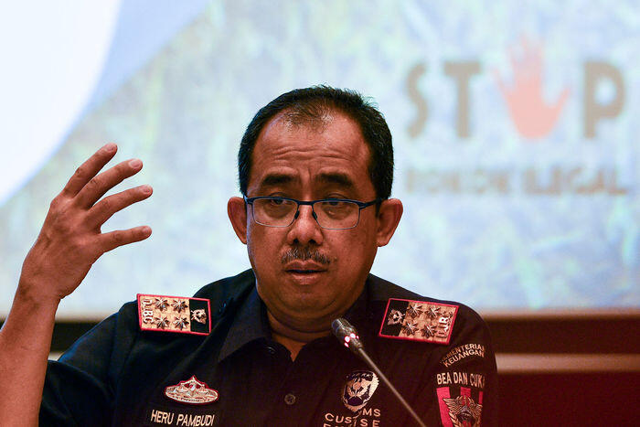 Bea Cukai tindak rombongan jasa titip iPhone 11 di Bandara Soetta