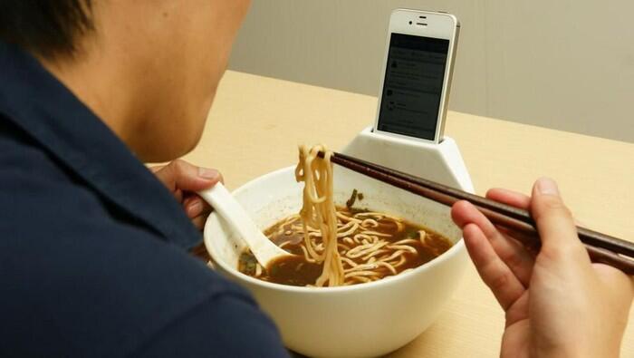 5 Penemuan Benda Unik dan Aneh Ini Bikin Makan Makin Repot