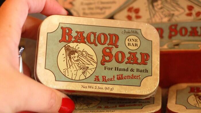 5 Penemuan Benda Unik dan Aneh Ini Bikin Makan Makin Repot