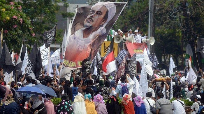 Peserta Aksi Mujahid 212 Bilang Indonesia Bakal Runtuh Jika Rizieq Tidak Pulang