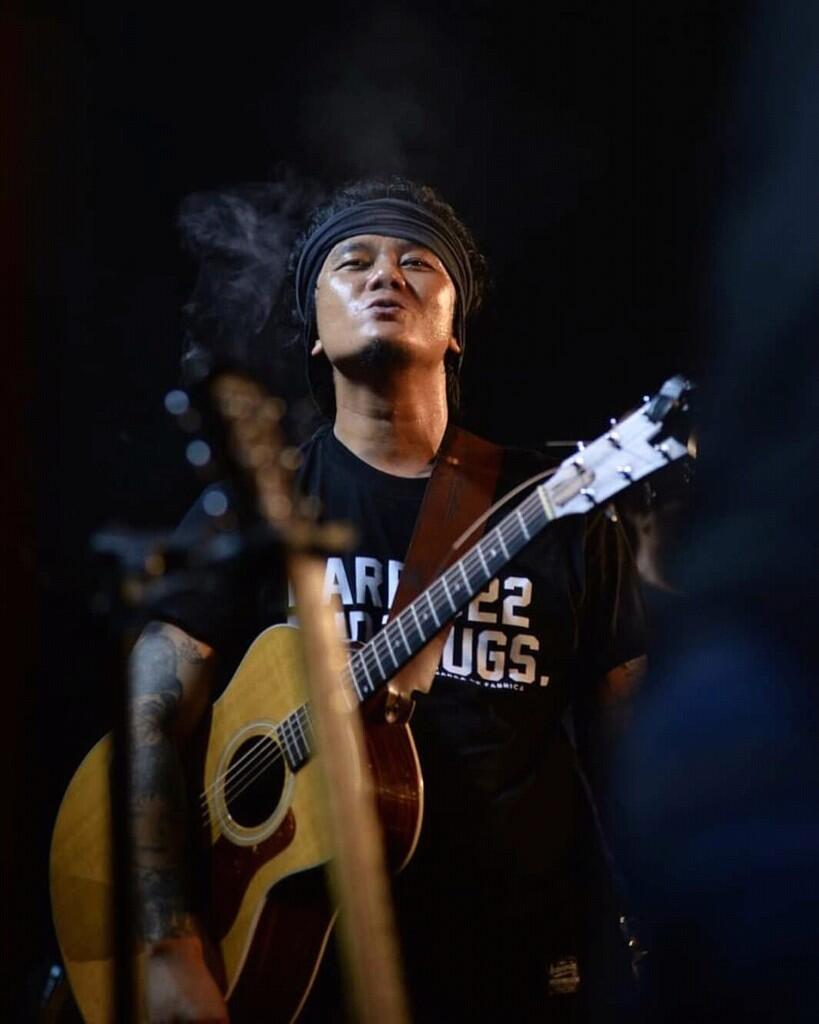 Kisah BUDI CILOK yang suaranya mirip IWAN fals