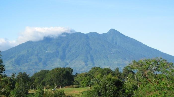 Pengalaman Mistis Tak Terlupakan Mendaki Gunung Salak Di Jawa Barat