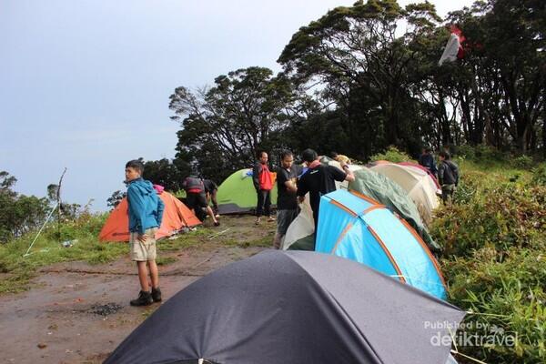 Pengalaman Mistis Tak Terlupakan Mendaki Gunung Salak Di Jawa Barat