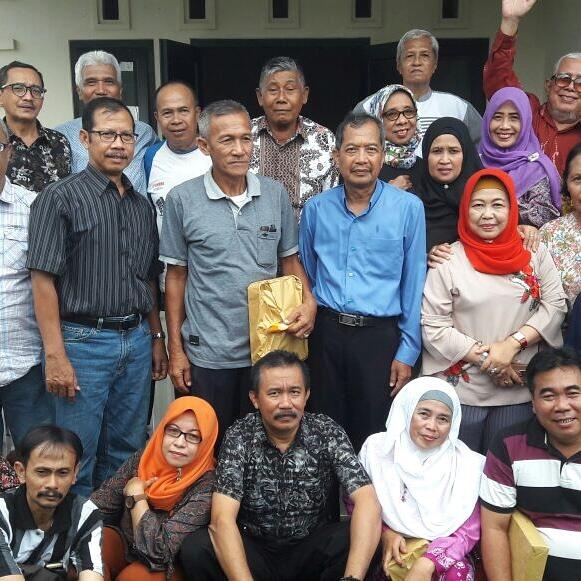 HappySos, Komunitas Sekaligus Beramal