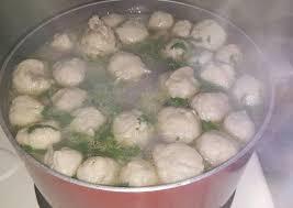4 Resep Cara Membuat Kuah Bakso ala Bunda Royyani
