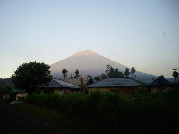 Kisah Terlarang Dari Gunung Slamet