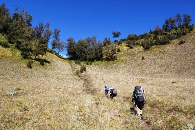Pendakian Gunung Semeru: Kubuka Mata Batinku Demi Kau