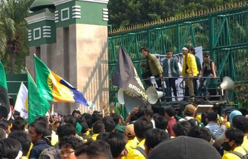 Hari Ini Mahasiswa Kembali Unjuk Rasa di DPR