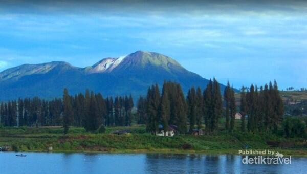 Danau Kembar ini Bukan di Swiss, tapi di Sumatera Barat