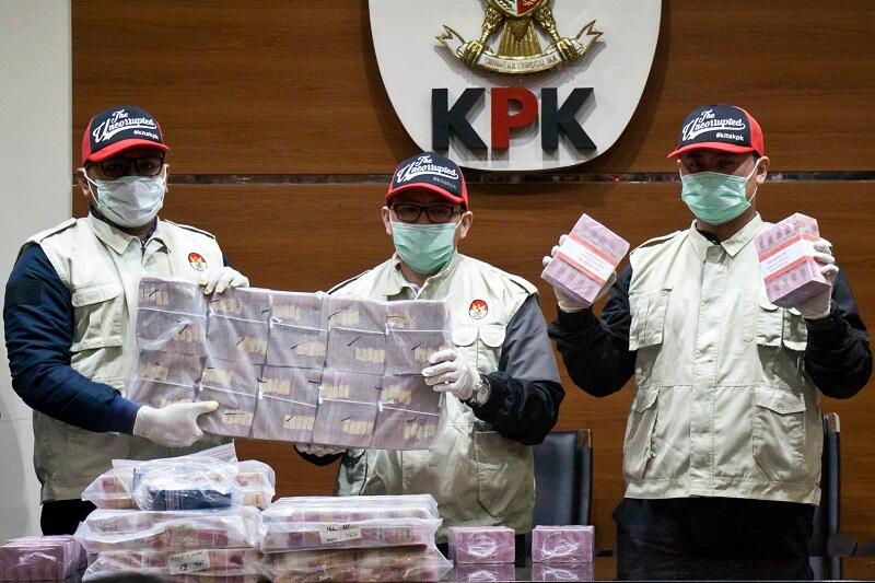 KPK Diperlemah Koruptor Berpesta