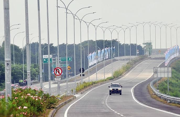 Jalan Tol dan Secuil EtikTerkait