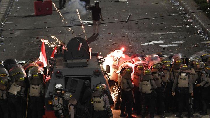 Polisi Tangkap Mahasiswa Gadungan Dalam Unjuk Rasa di DPR/MPR