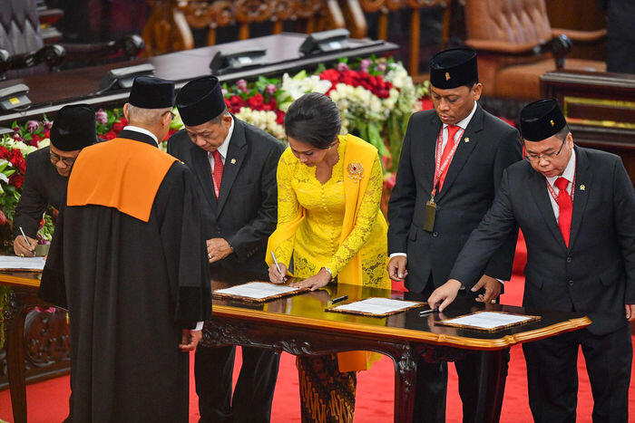 Politik 'bagito' meredam gejolak pemilihan ketua DPR dan MPR