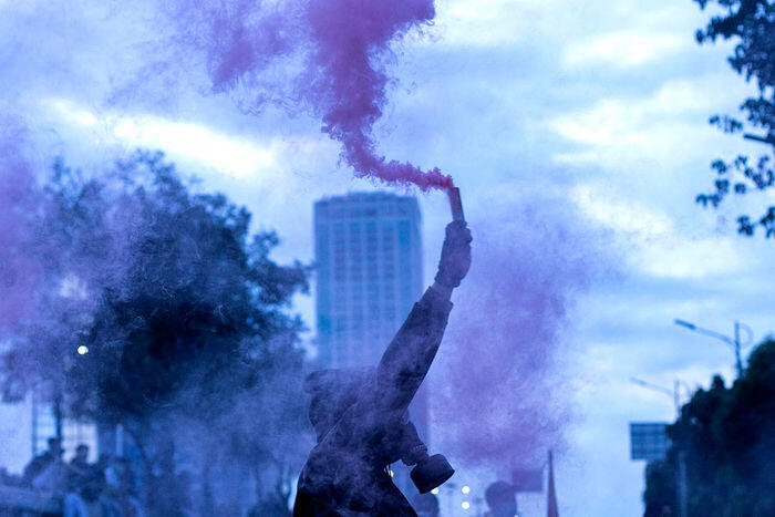 Kerusuhan cekam Jakarta, gas air mata nyasar ke posko medik