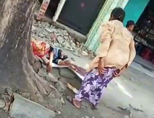 Viral di Instagram Video Nenek Buruh Cuci Piring Membawa Cucunya, DPR Boleh Lihat! 