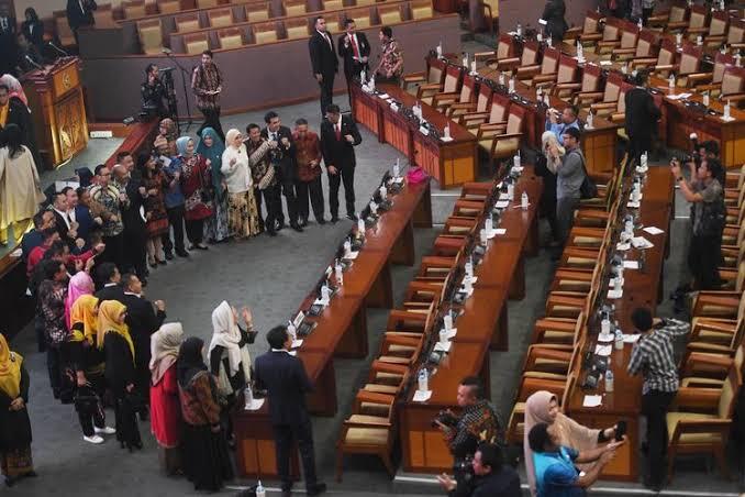 Menilik Wajah Baru Politisi Senayan. Ada Harapan Perubahan? 