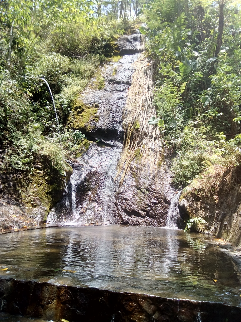 Berlibur Ke Air Terjun Roro Kuning Di Nganjuk