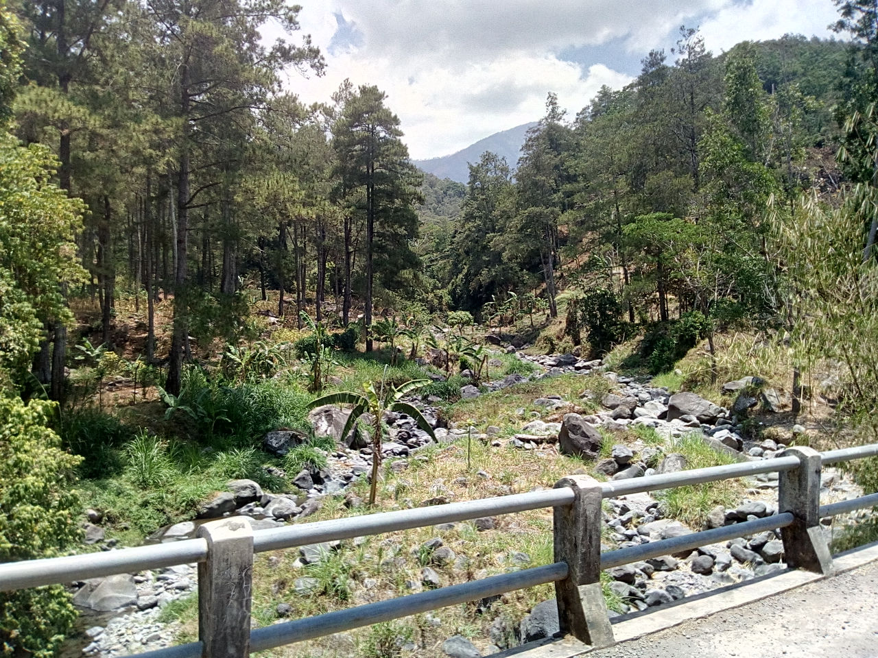 Berlibur Ke Air Terjun Roro Kuning Di Nganjuk