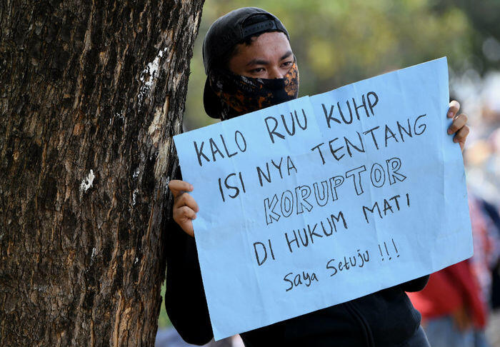 Jokowi disebut minta seluruh pasal kontroversial RUU KUHP dihapus