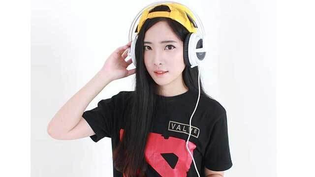 &#91;COC eSports&#93; Kelly Boham Wanita Cantik Asal Indonesia di eSports