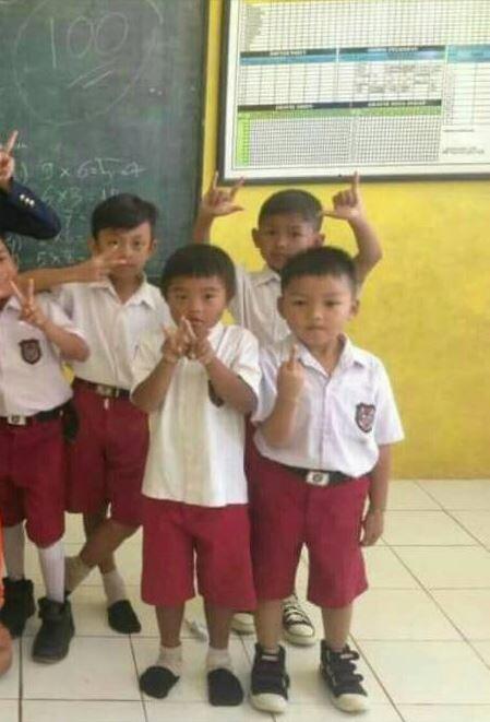 KOCAK! Tingkah Ekstrem Siswa di Sekolah Ini Lucu Abis, Bikin Nostalgia Gan