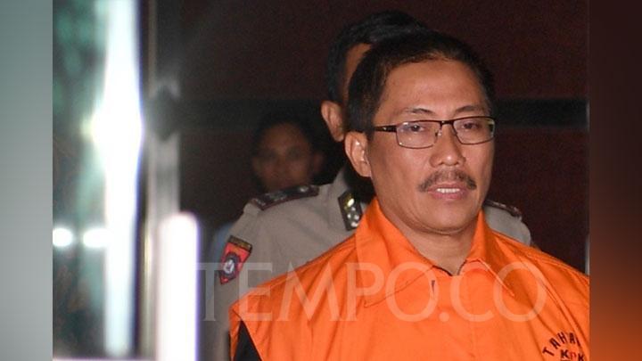 KPK Duga Duit Korupsi Eks Bupati Cirebon Mengalir ke PDIP