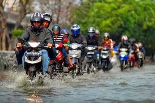 Permulaan Musim Hujan, Berkendara (Apa yang Dipersiapkan?)