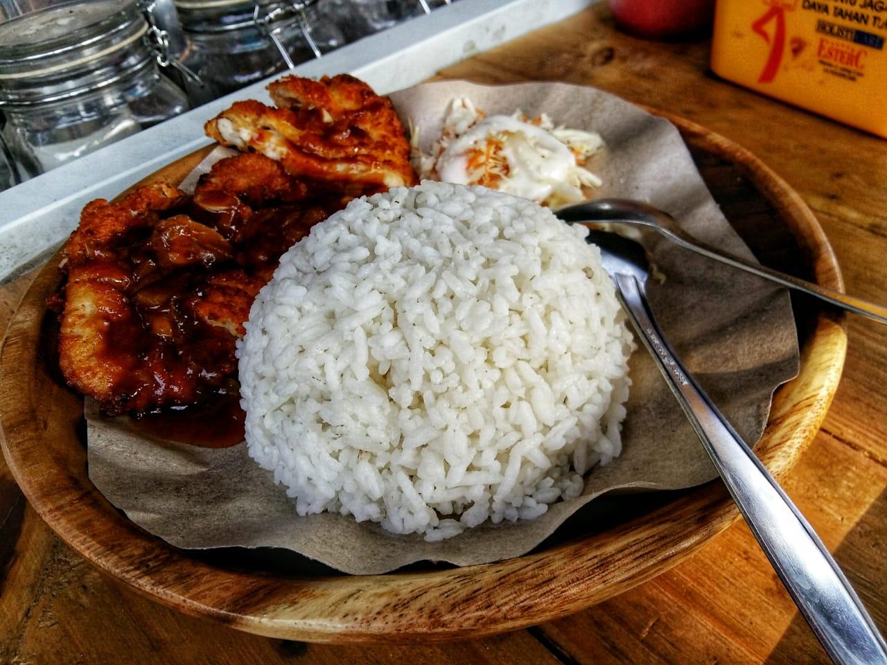 Gowes Nyasar di Warung Tengah Sawah Kerajaan Merpati Balap
