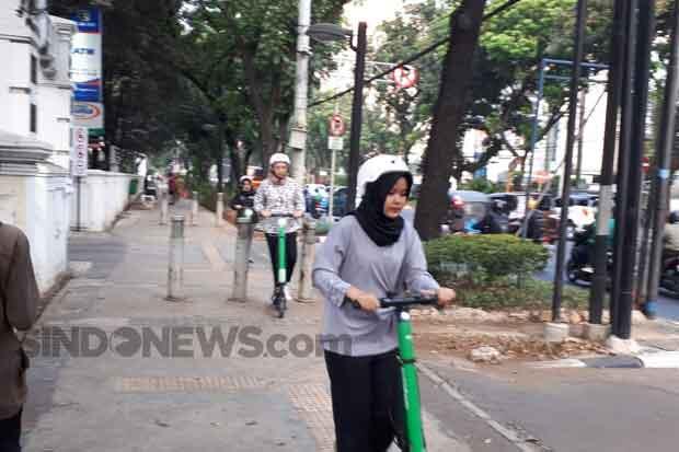 Dishub DKI Bolehkan Otoped Listrik Melintas di Jalur Sepeda