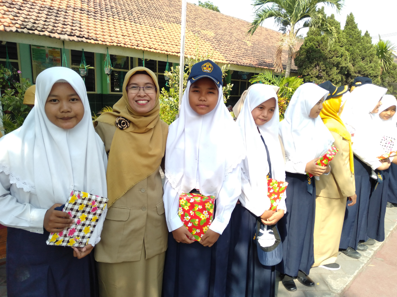 BATIK DAY DI SEKOLAHKU