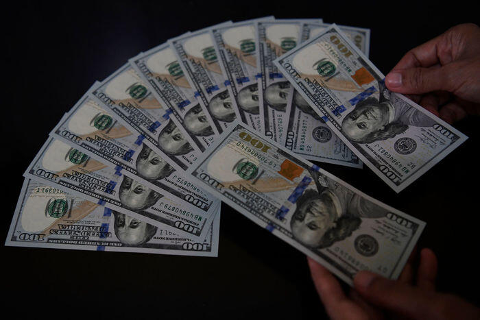 Cadangan devisa berkurang AS$2 miliar karena utang Pemerintah