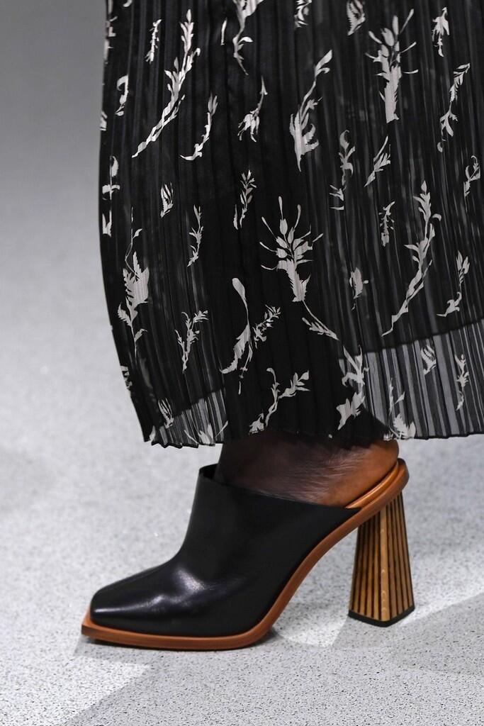Deretan Sepatu Di Fashion Week Spring/Summer 2020 yang Akan Jadi Trend Tahun Depan!