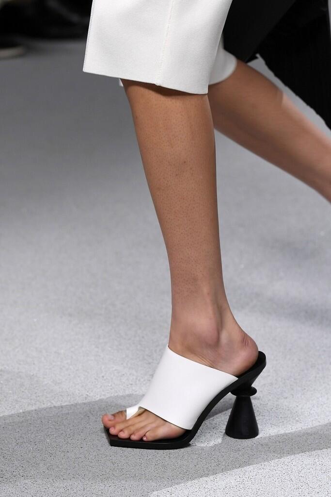 Deretan Sepatu Di Fashion Week Spring/Summer 2020 yang Akan Jadi Trend Tahun Depan!