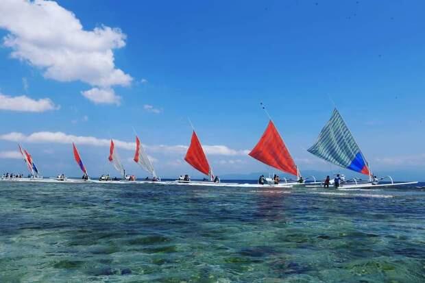 Lomba Perahu Layar Tradisional Meriahkan NPF V 2019