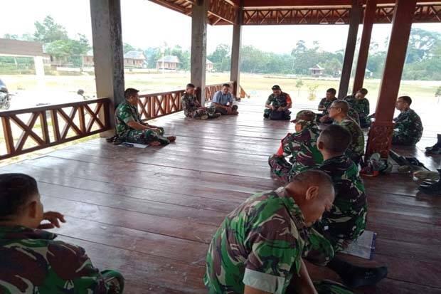 Dansatgas TMMD Pimpin Rapat Evaluasi Pekerjaan Bersama Perwira
