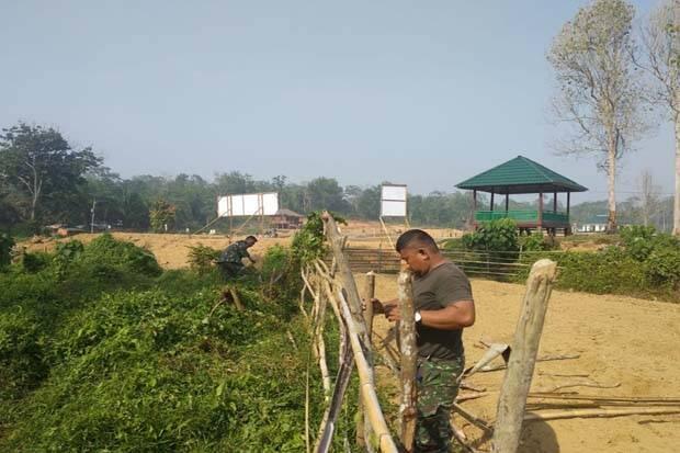 Lindungi Tanaman Warga, Personel TMMD Kerjakan Kegiatan Fisik Tambahan