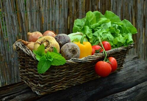 Waspada Makanan Yang Sering Bikin Keracunan