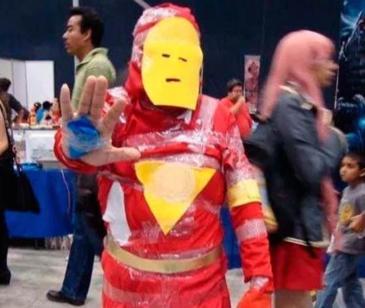 Kostum Halloween Yang Bikin Geleng Geleng Kepala ( No 2 Bikin Melotot )